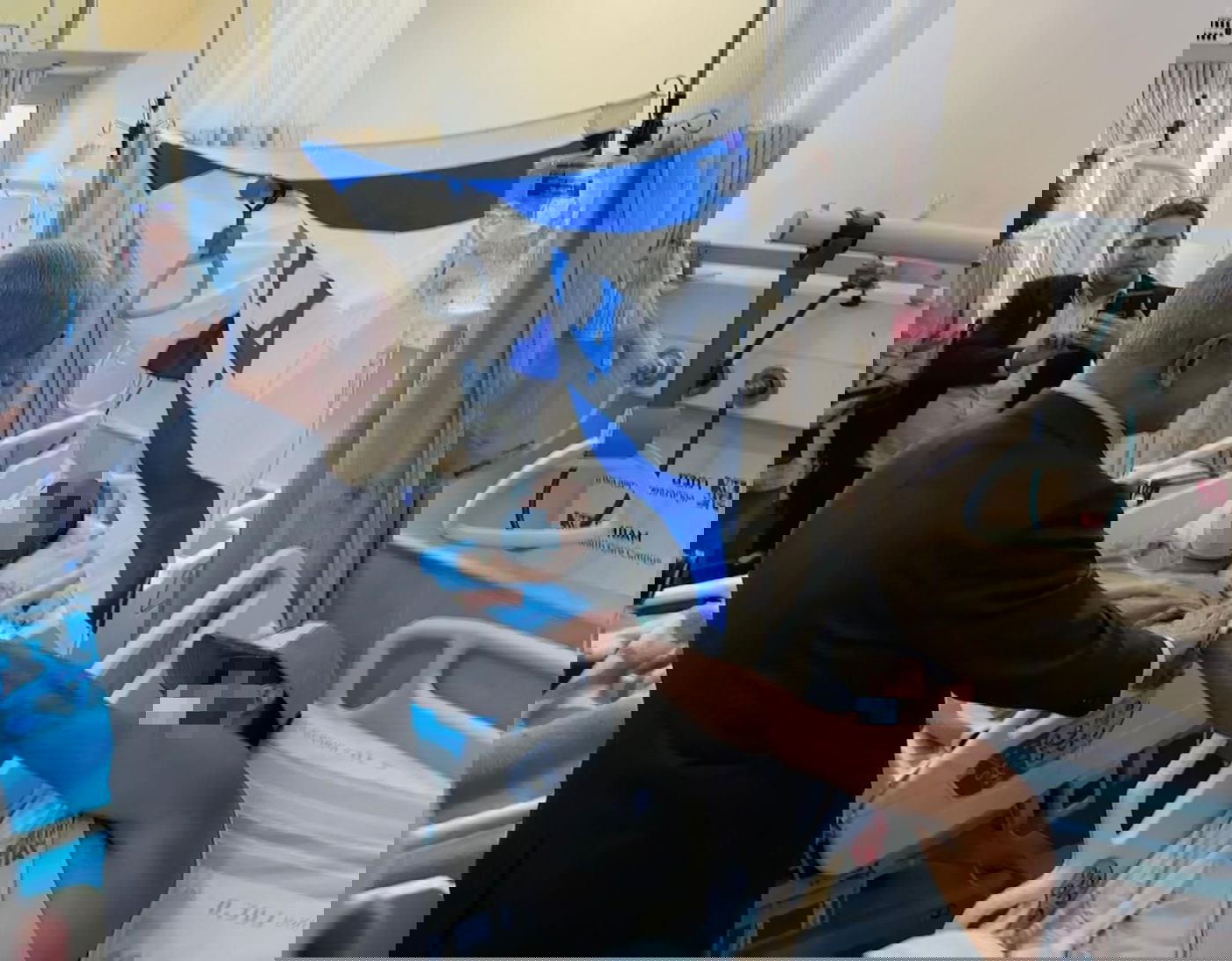 נתניהו מבקר את הפצועים