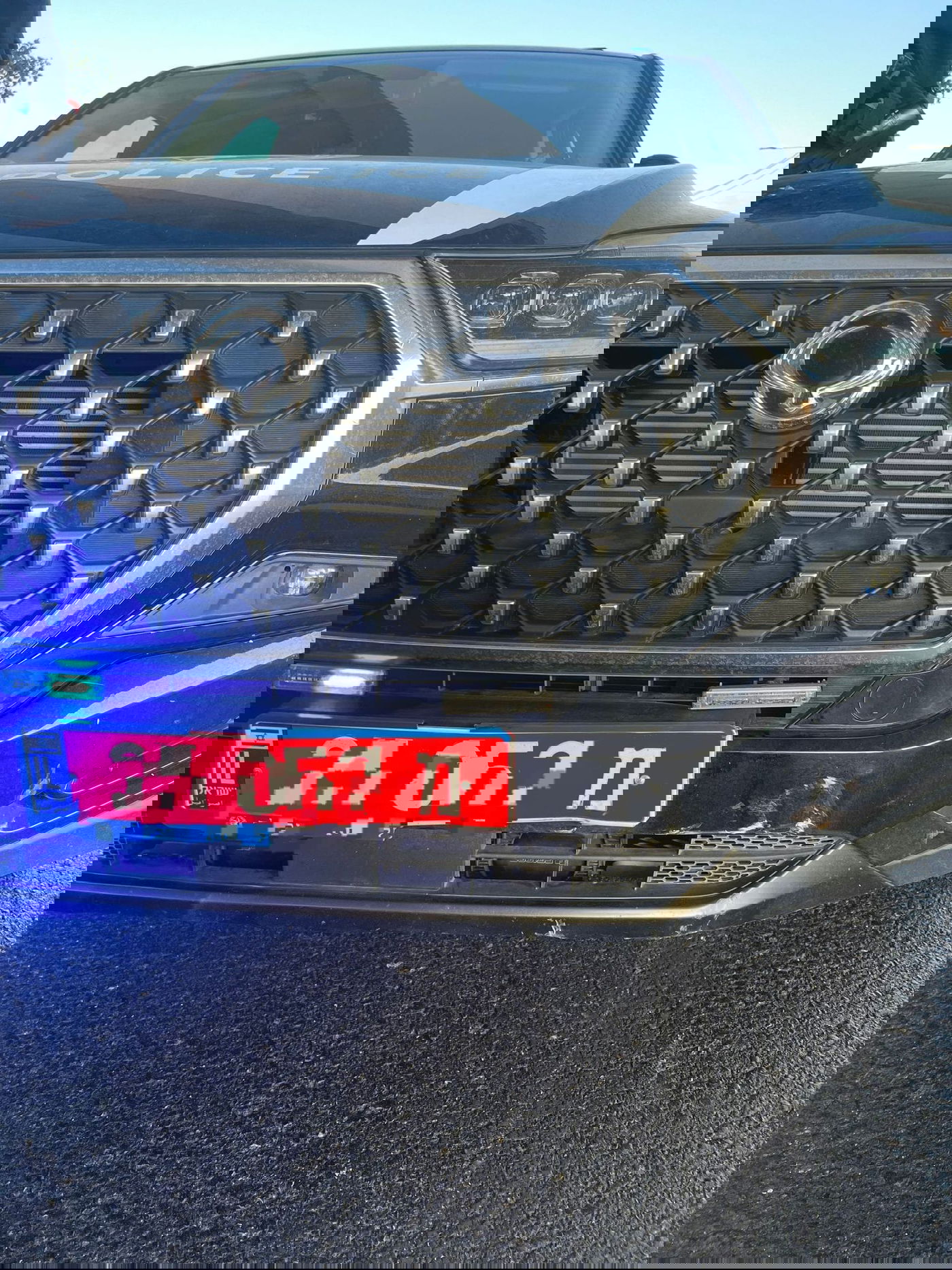 גנב רכב, התנגש חזיתית בניידת - ונתפס לאחר מרדף משטרתי