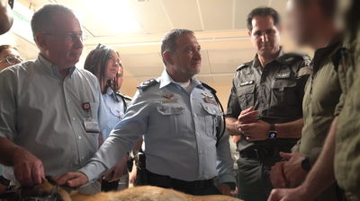 מפכ"ל המשטרה קובי שבתאי מבקר  בבית החולים רמב"ם את פצועי התקרית בג'נין