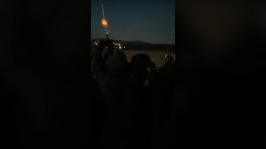 לוחם צה"ל מבצע ירי חי מעל ראשיהם של מפגינים בשומרון