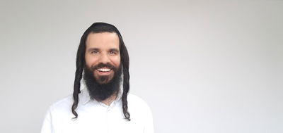 דניאל אדמון בסינגל מחאה חדש: "מחבואים"