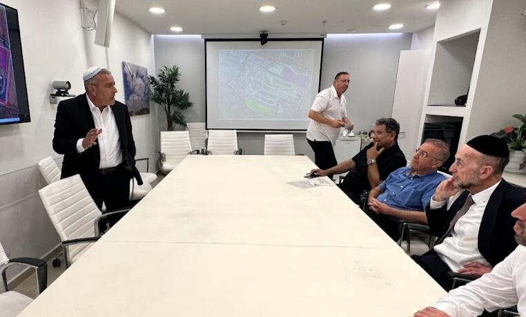 הפגישה אתמול אצל מקלב