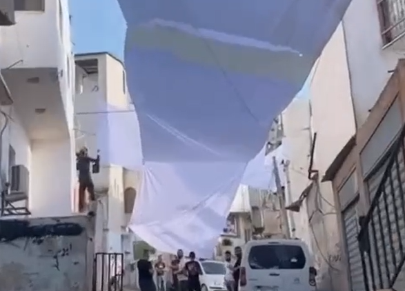 מפחדים מעוד חיסול אווירי? רחובות ג'נין כוסו בברזנטים