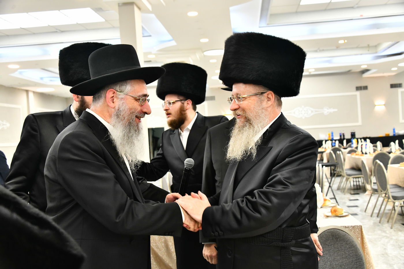 גדולי ישראל, ראשי ישיבות ורבנים בחתונת בן הגרח״א קאופמן יו"ר ועד הישיבות