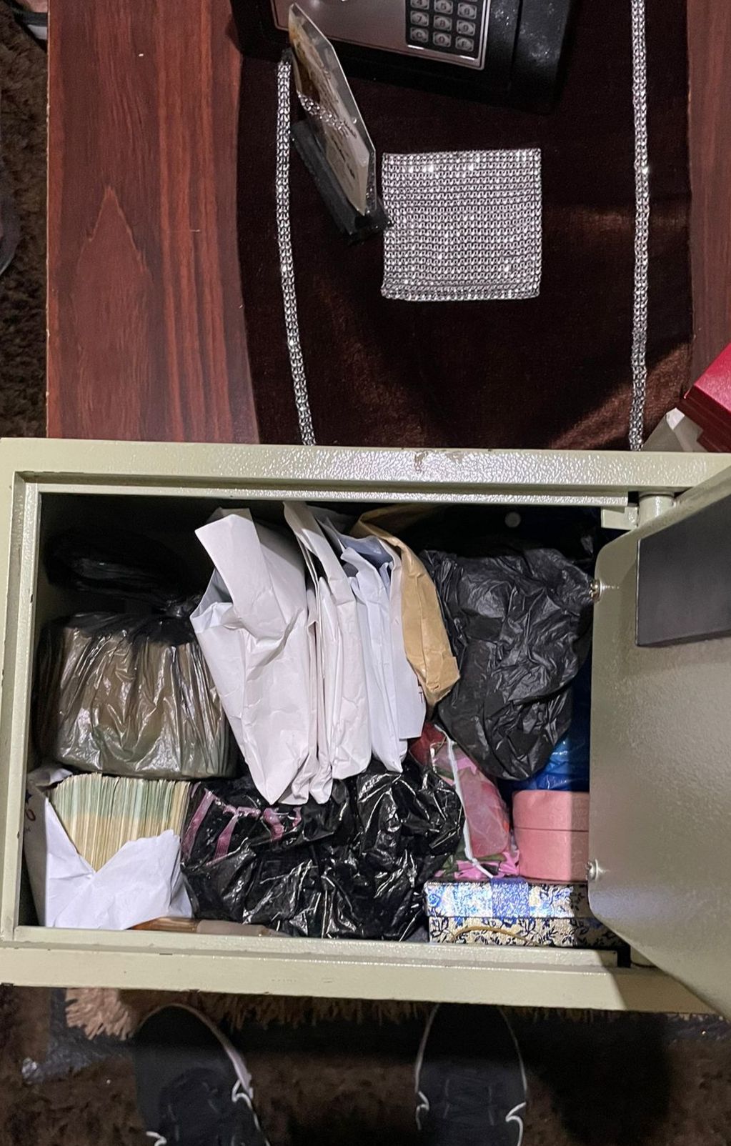 המאבק במימון הטרור הערבי: המשטרה פשטה על 16 בתים של אסירים ביטחוניים