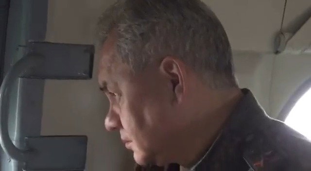 שויגו במטוס