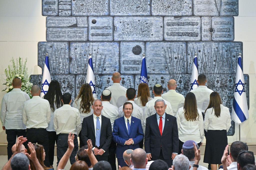 בטקס בבית הנשיא: ראש השב"כ שיבח את המצטיינת החרדית