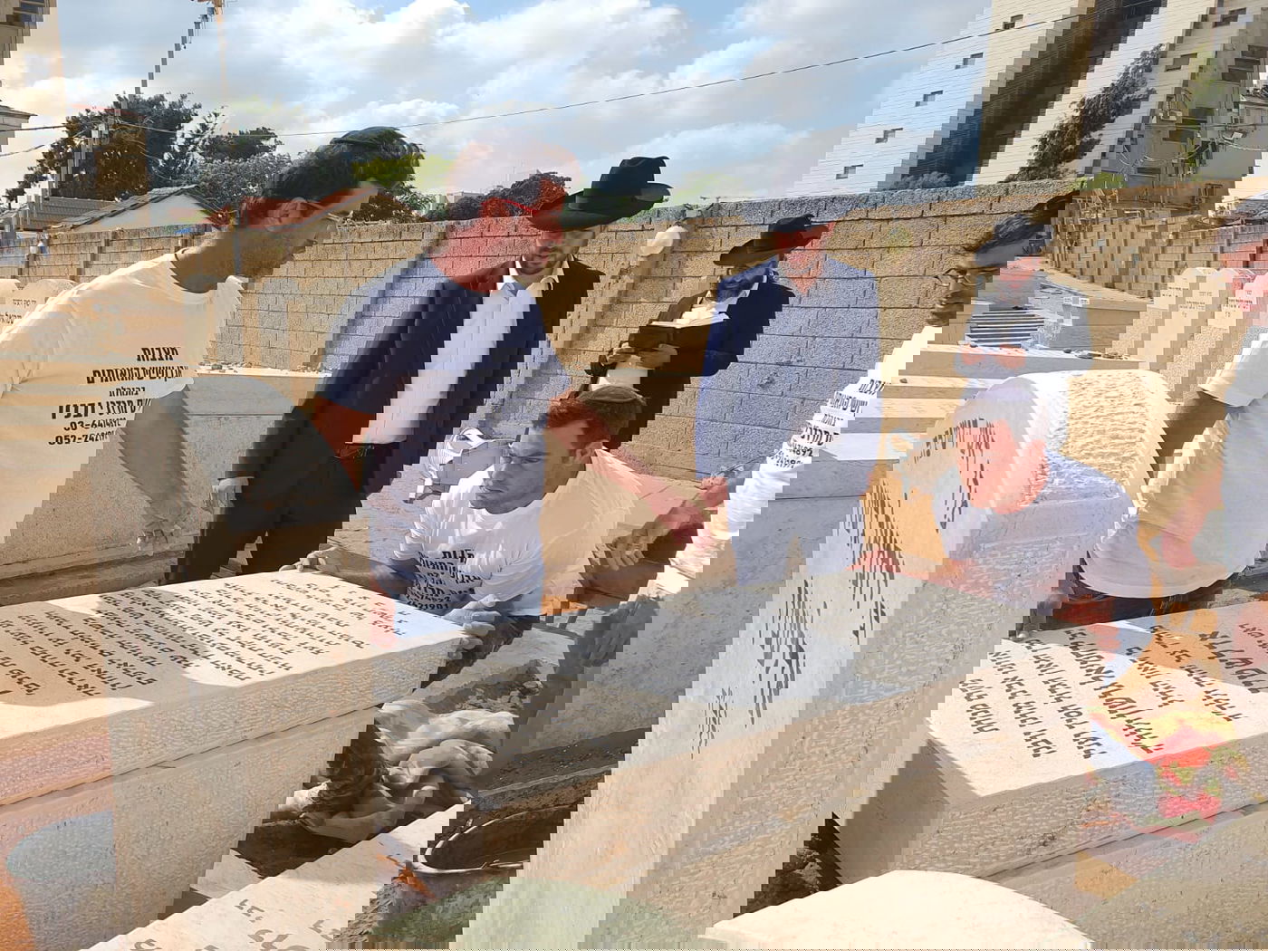 לקראת 'השלושים', הונחה המצבה על קברו של מרן ראש הישיבה הגר"ג אדלשטיין זצוק"ל