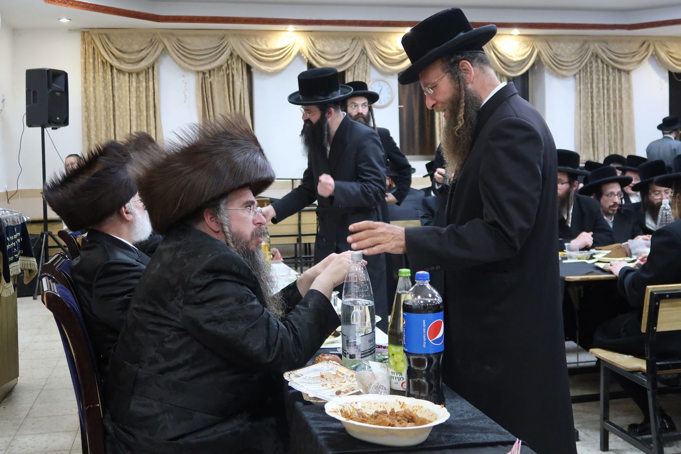 שמחת האירוסין בחצרות קאלוב ביתר - טשארנאביל | צפו