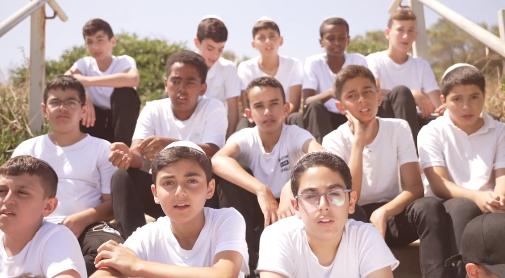 ילדי בית הספר מאשקלון בסינגל קליפ חדש: "לפרוש כנפיים"