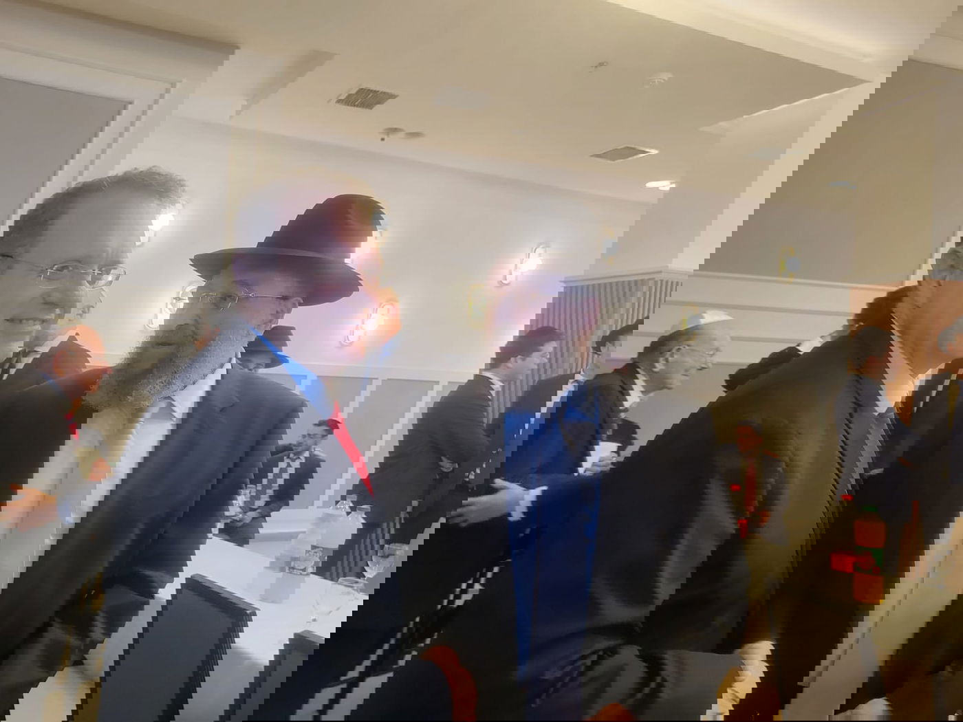 השר יואב בן צור חיתן את בת הזקונים; כולם התייצבו | צפו