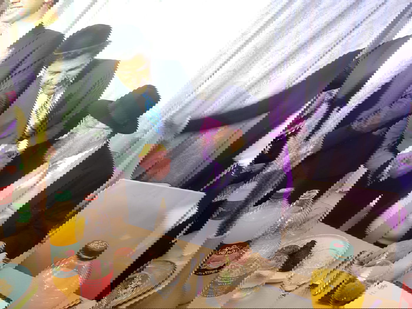 השר יואב בן צור חיתן את בת הזקונים; כולם התייצבו | צפו