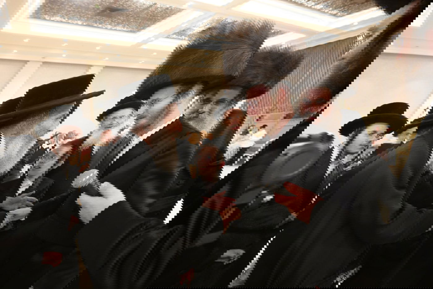 שמחת נישואי בת הגה"צ מדראהביטש זצ"ל עם בן הרב שמואל יאקאב