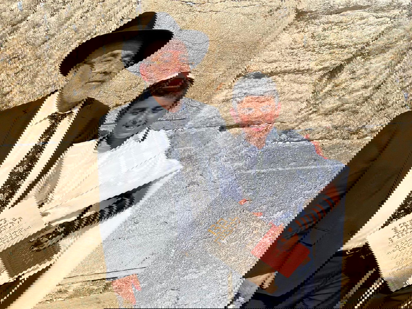 עשרות נערים מקהילת 'אנוסי משהד' חגגו בר מצווה בכותל