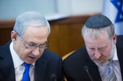 מנדלבליט כמזכיר הממשלה לצד נתניהו