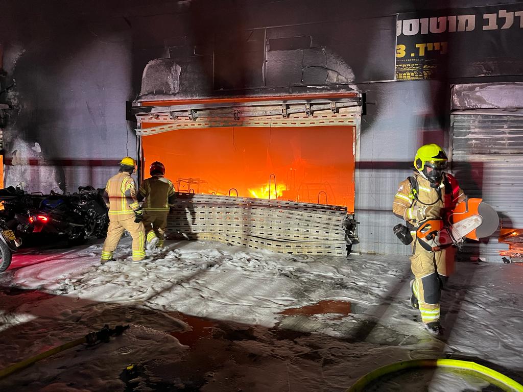 בן 54 נפצע קשה בשריפה במתחם טרקטורונים ואופנועים