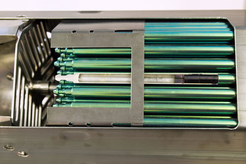 המים שימשו לקירור מוטות דלק גרעיניים.