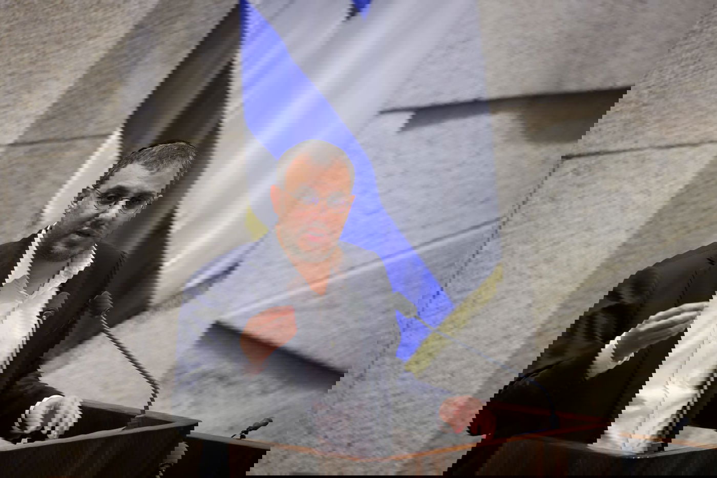 חבר הכנסת יוני משריקי במליאה