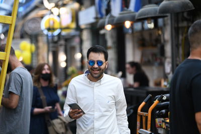 האזינו: כשכתב 'כיכר השבת' איציק אוחנה התברך בשידוך בשידור חי