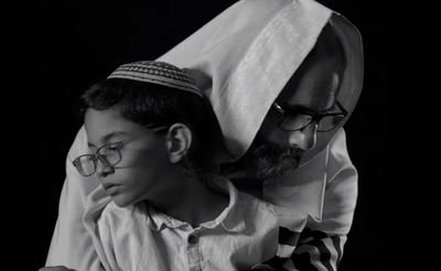 יוני ולביא גנוט ואריק סיני בביצוע ווקאלי: "אולי ירחם"