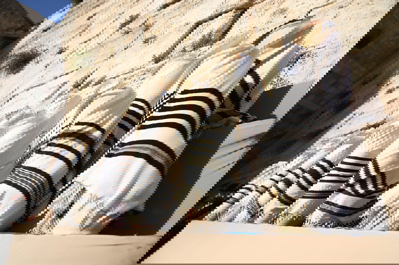 על מה צמים בי"ז בתמוז? כל הלכות שלושת השבועות