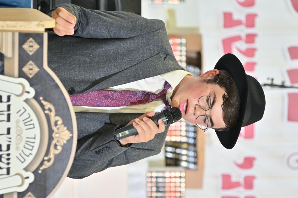 150 תלמידי החיידר נבחנו בעל פה על מועד ונזיקין | תיעוד