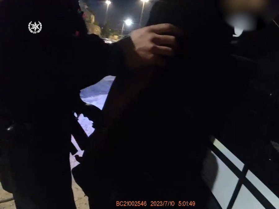 תיעוד ממצלמת גוף מרגע מעצר אחד החשודים