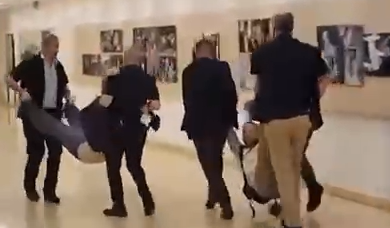 דרמה בכנסת: מתנגדי הרפורמה ניסו לפרוץ למליאת הכנסת 