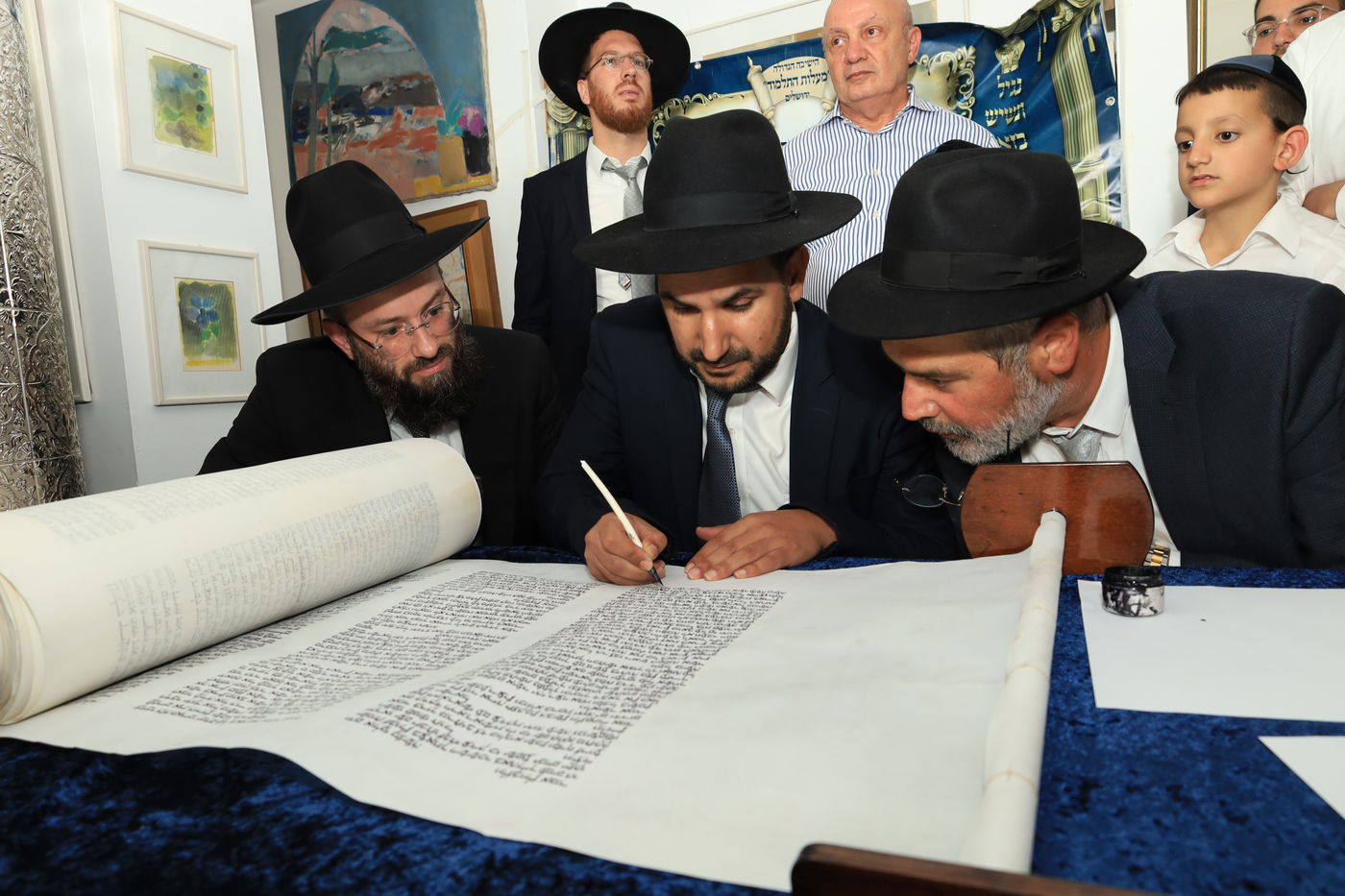 תלמידי ישיבת "מעלות התלמוד" חגגו בהכנסת ספר תורה