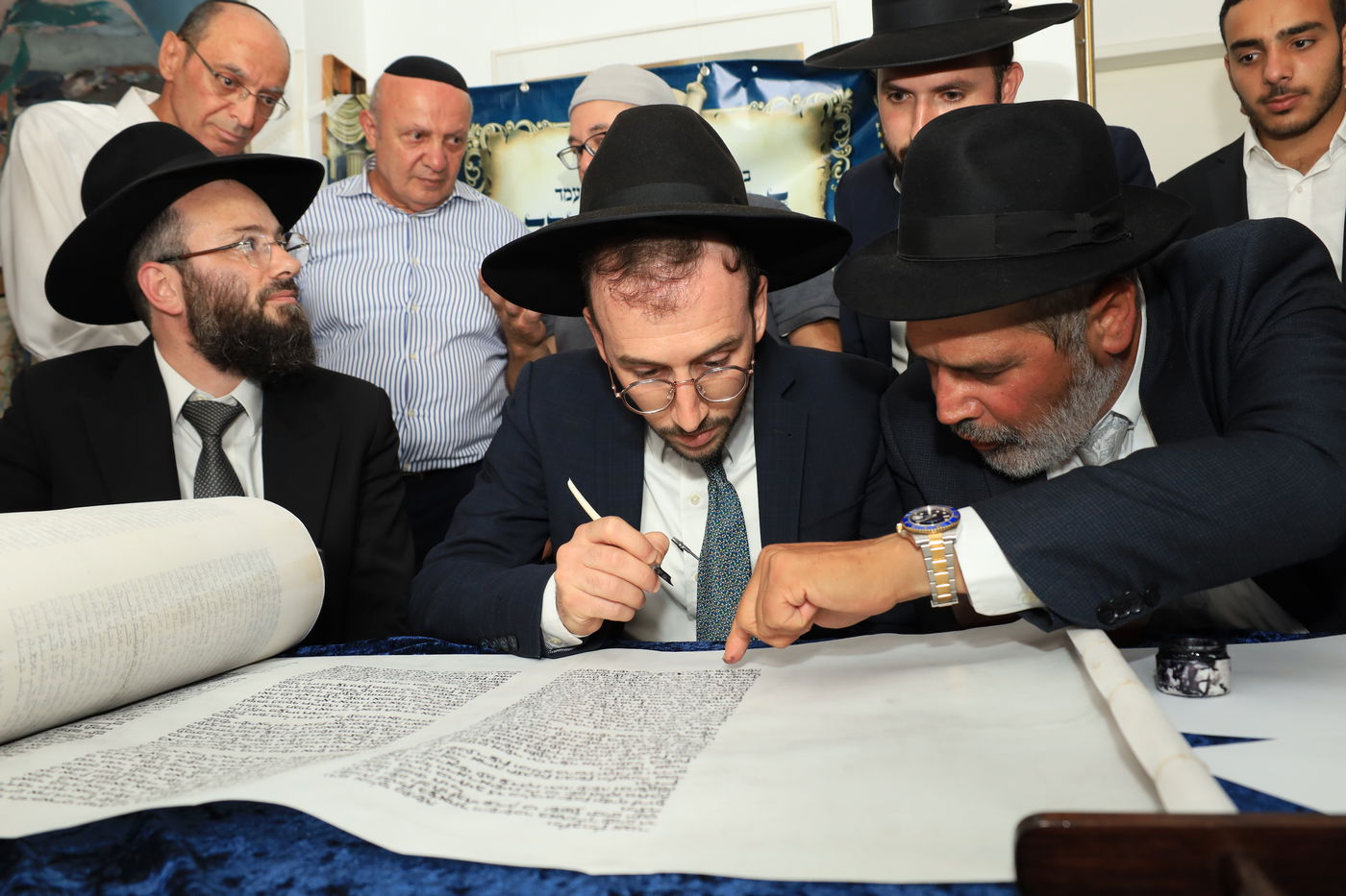 תלמידי ישיבת "מעלות התלמוד" חגגו בהכנסת ספר תורה