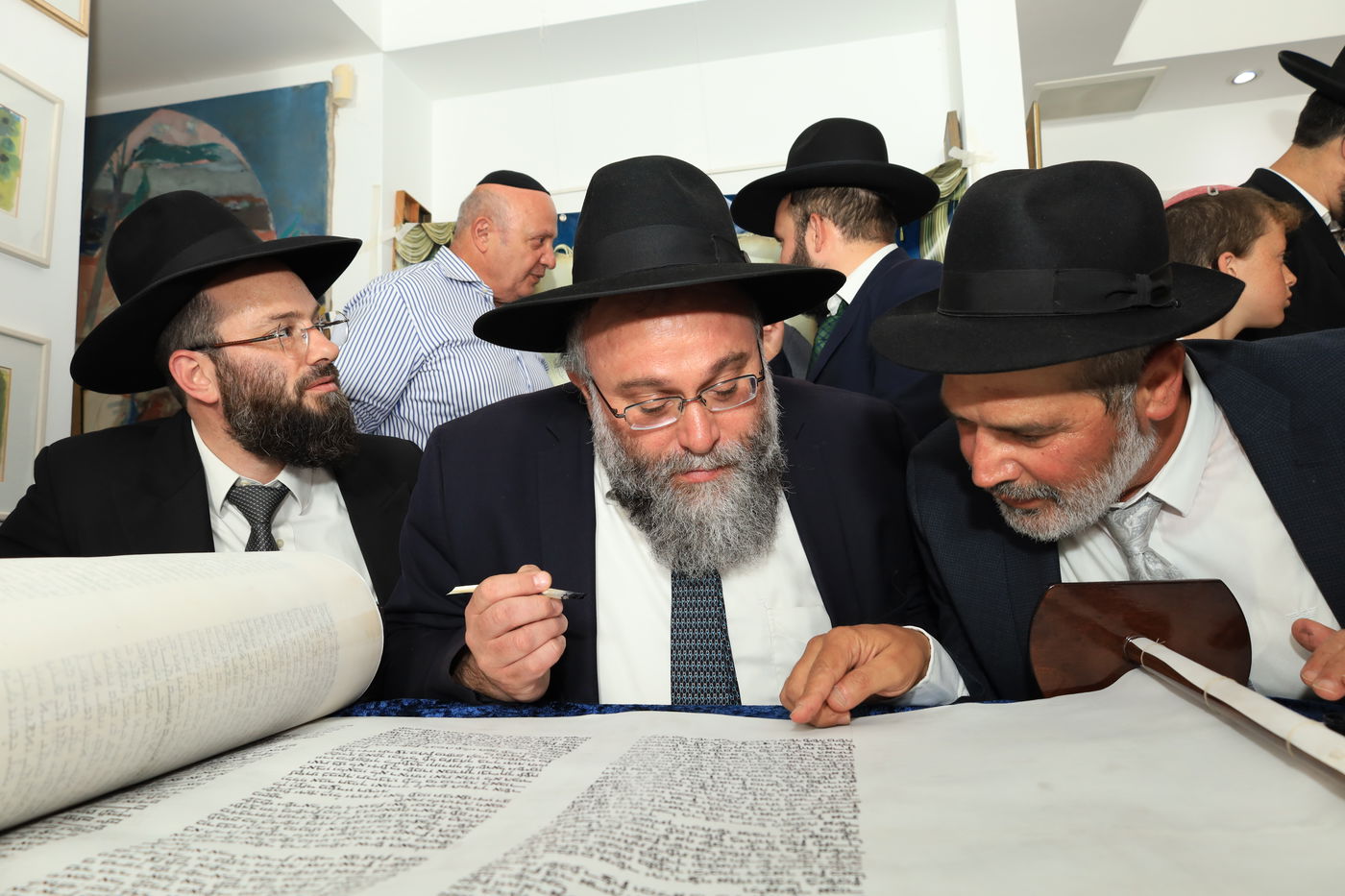 תלמידי ישיבת "מעלות התלמוד" חגגו בהכנסת ספר תורה