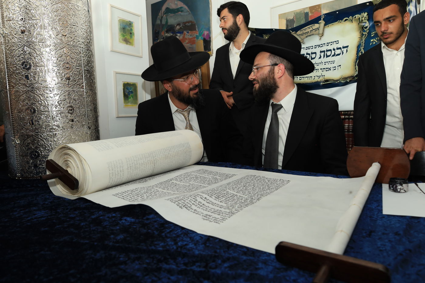 תלמידי ישיבת "מעלות התלמוד" חגגו בהכנסת ספר תורה