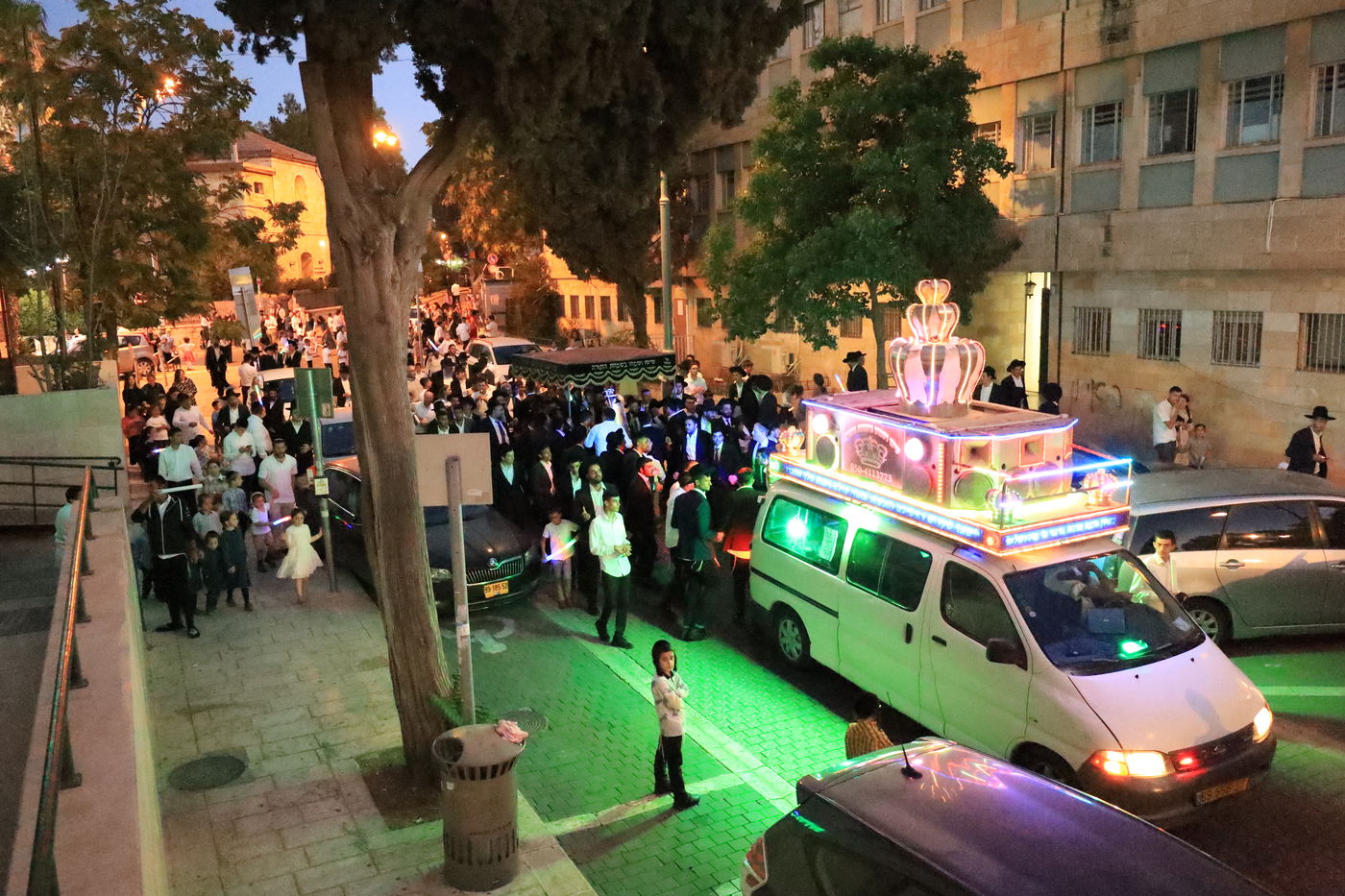 תלמידי ישיבת "מעלות התלמוד" חגגו בהכנסת ספר תורה