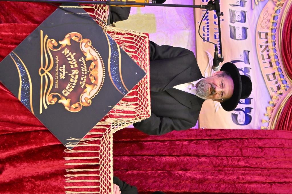 חלוקת תעודות ופרסים לתלמידי ישיבת מכנובקא בעלזא באלעד | תיעוד