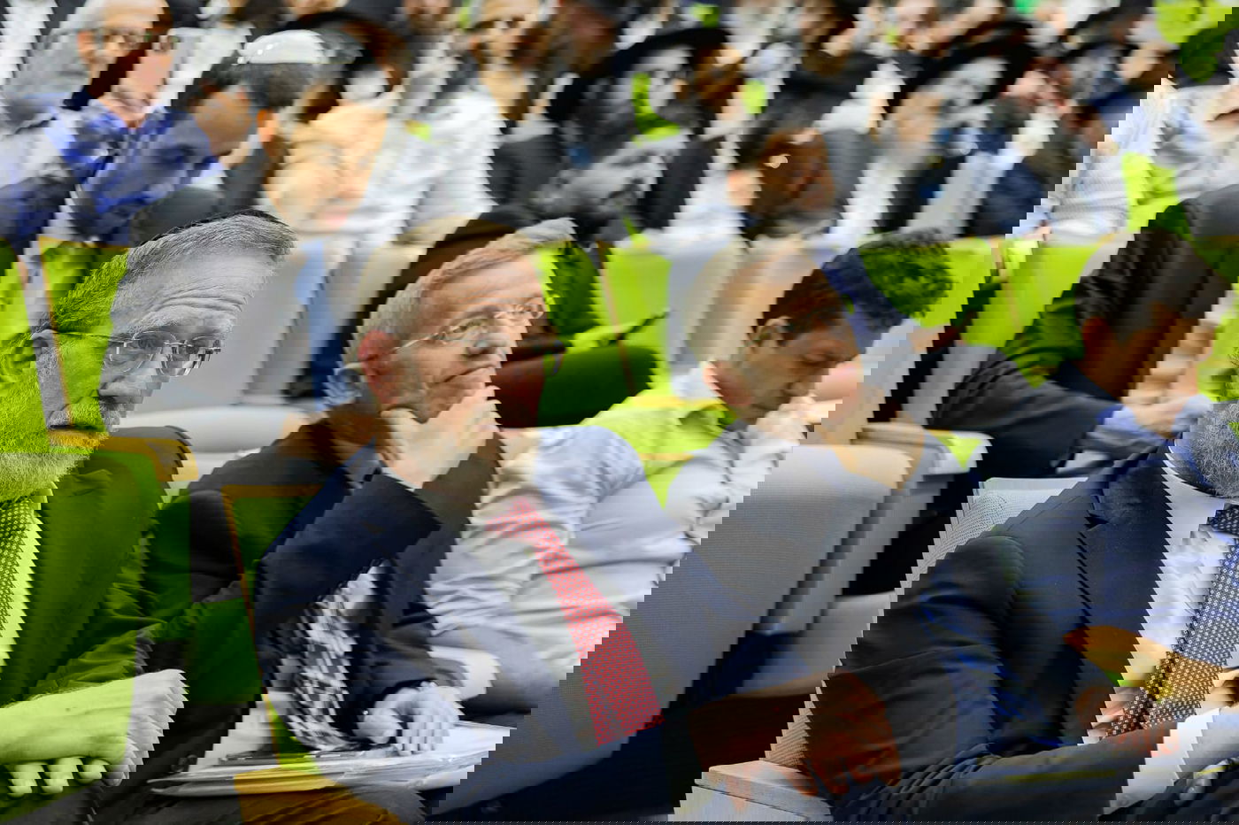 בצל הסערה: הקואליציה והאופוזיציה שילבו כוחות