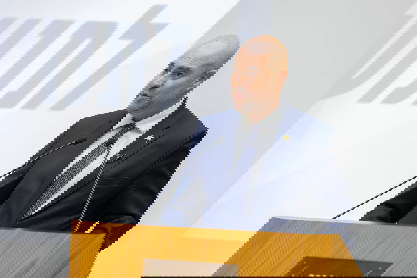 בצל הסערה: הקואליציה והאופוזיציה שילבו כוחות