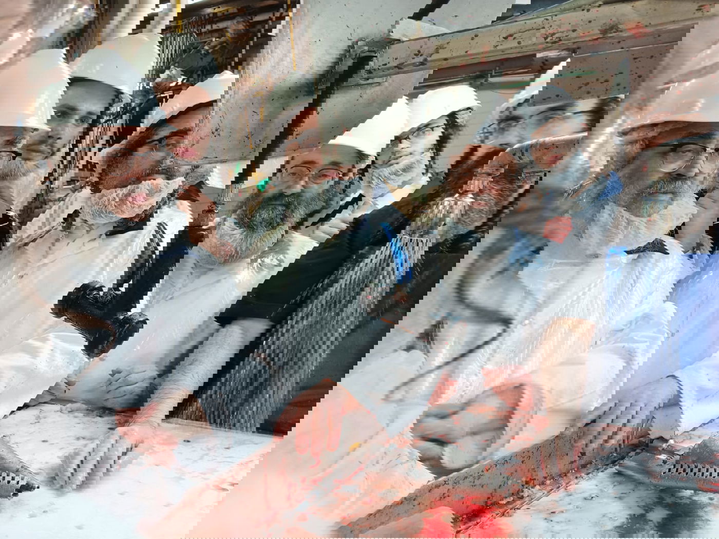 האדמו"ר מסאטמר ביקר במשחטה בפאסטוויל איווה | תיעוד