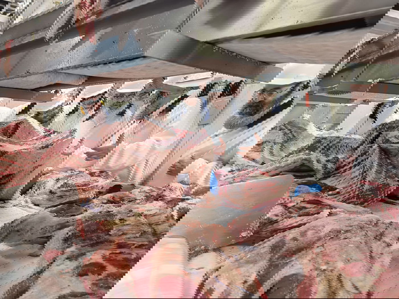 האדמו"ר מסאטמר ביקר במשחטה בפאסטוויל איווה | תיעוד