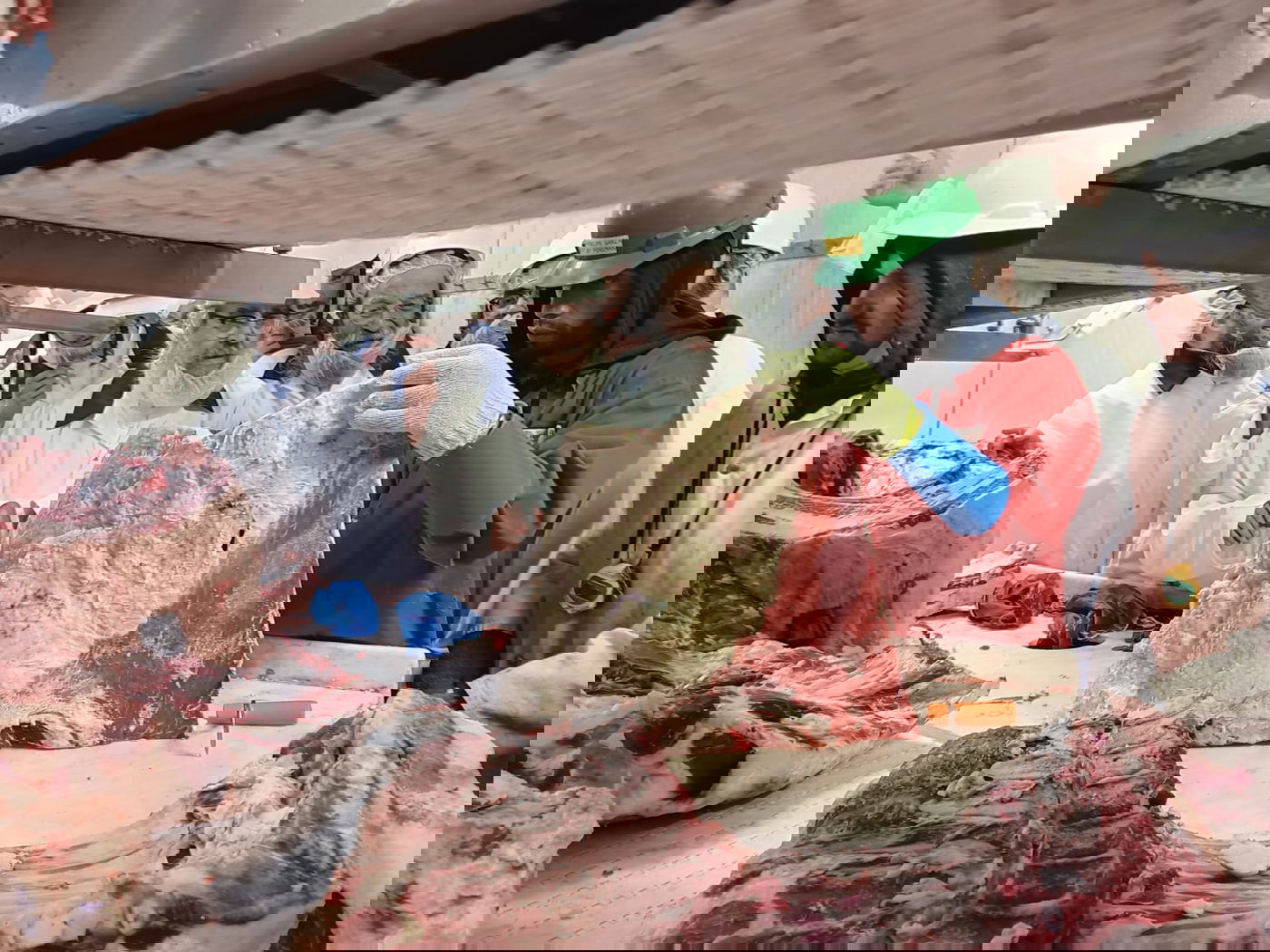 האדמו"ר מסאטמר ביקר במשחטה בפאסטוויל איווה | תיעוד