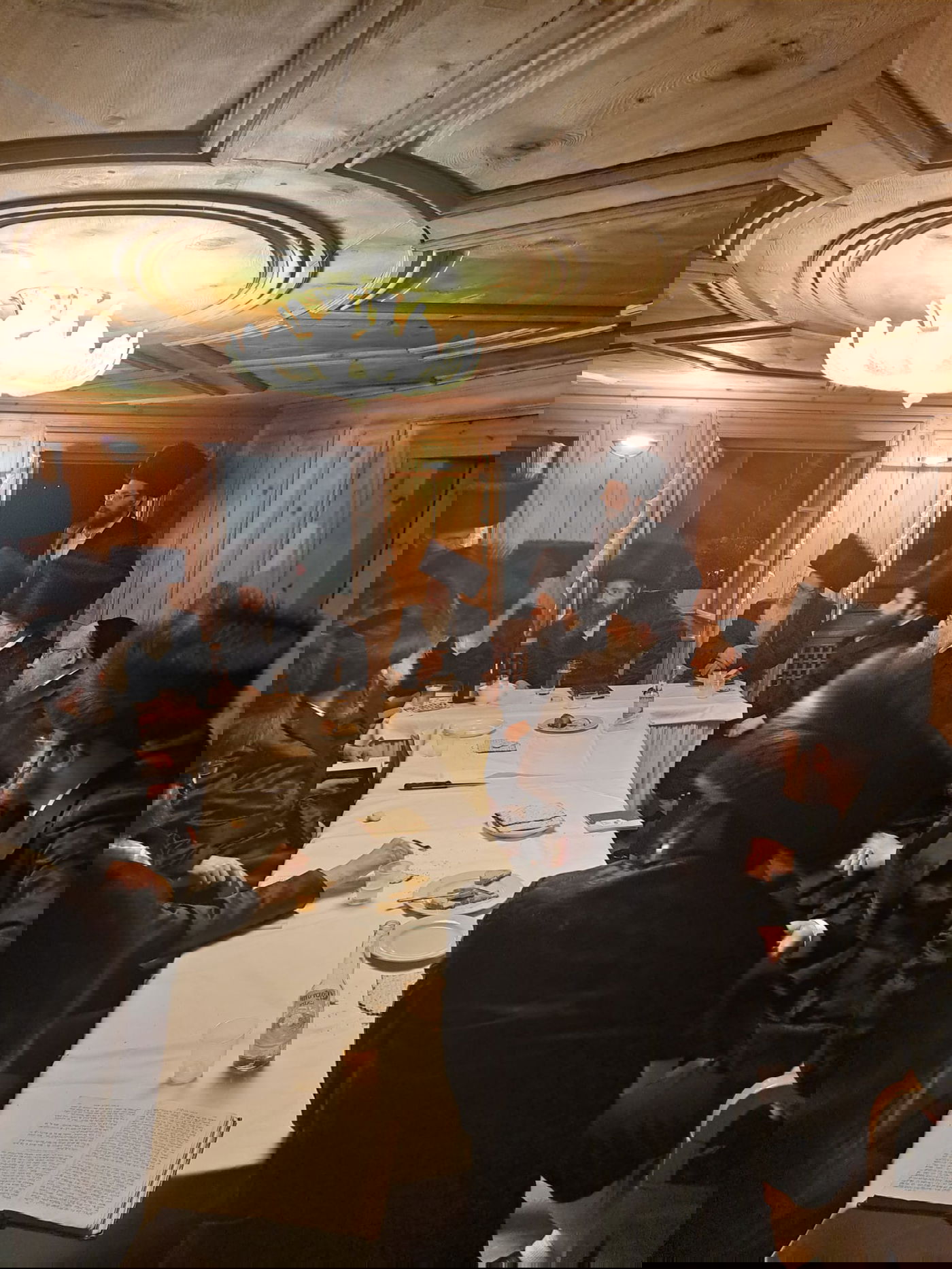 האדמו"ר מפיטסבורג נופש בדאבס בשוויץ | תיעוד