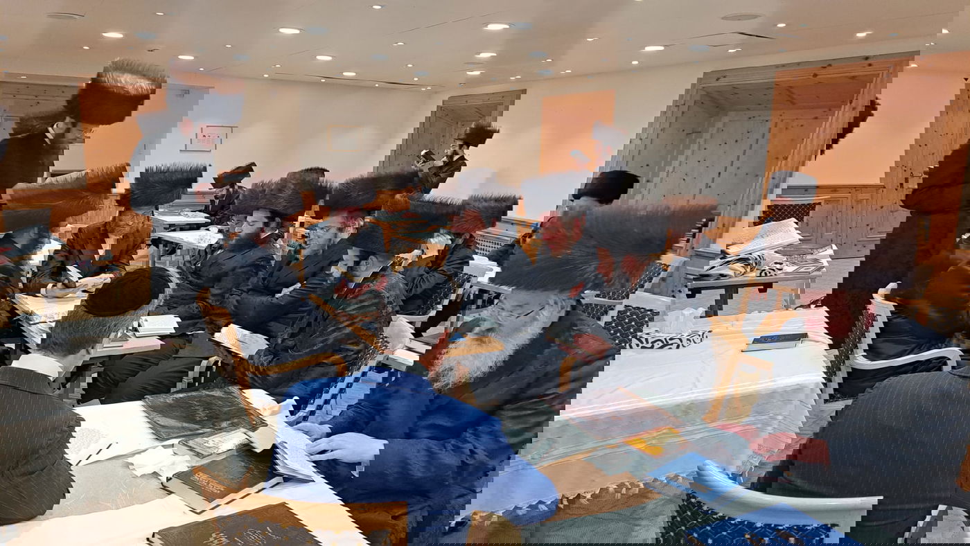 האדמו"ר מפיטסבורג נופש בדאבס בשוויץ | תיעוד