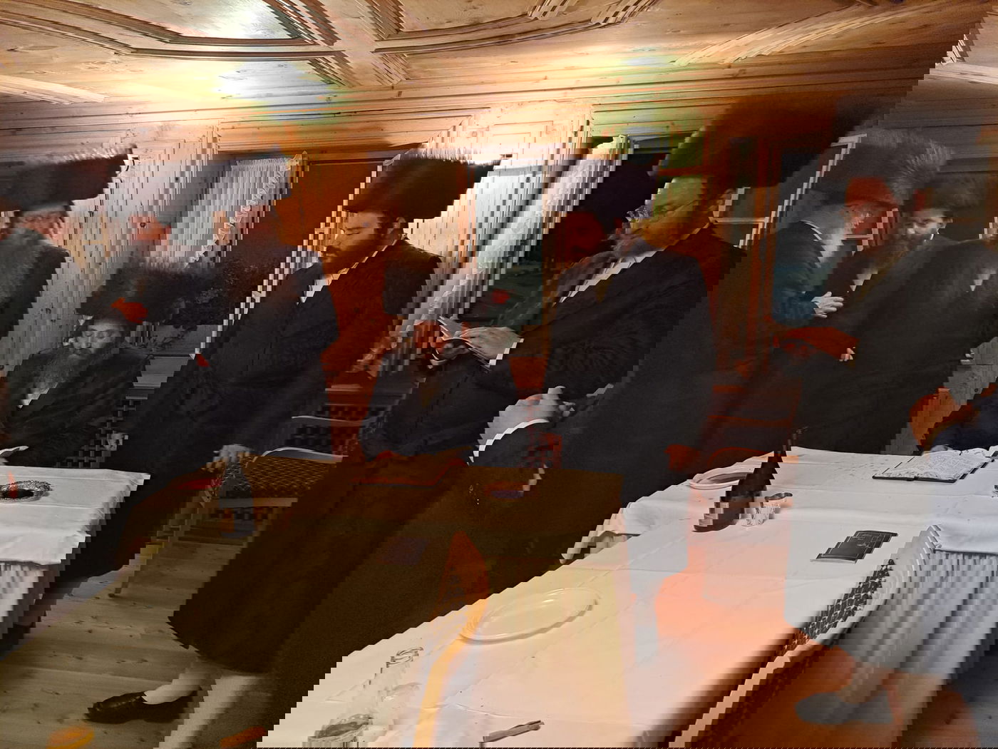 האדמו"ר מפיטסבורג נופש בדאבס בשוויץ | תיעוד