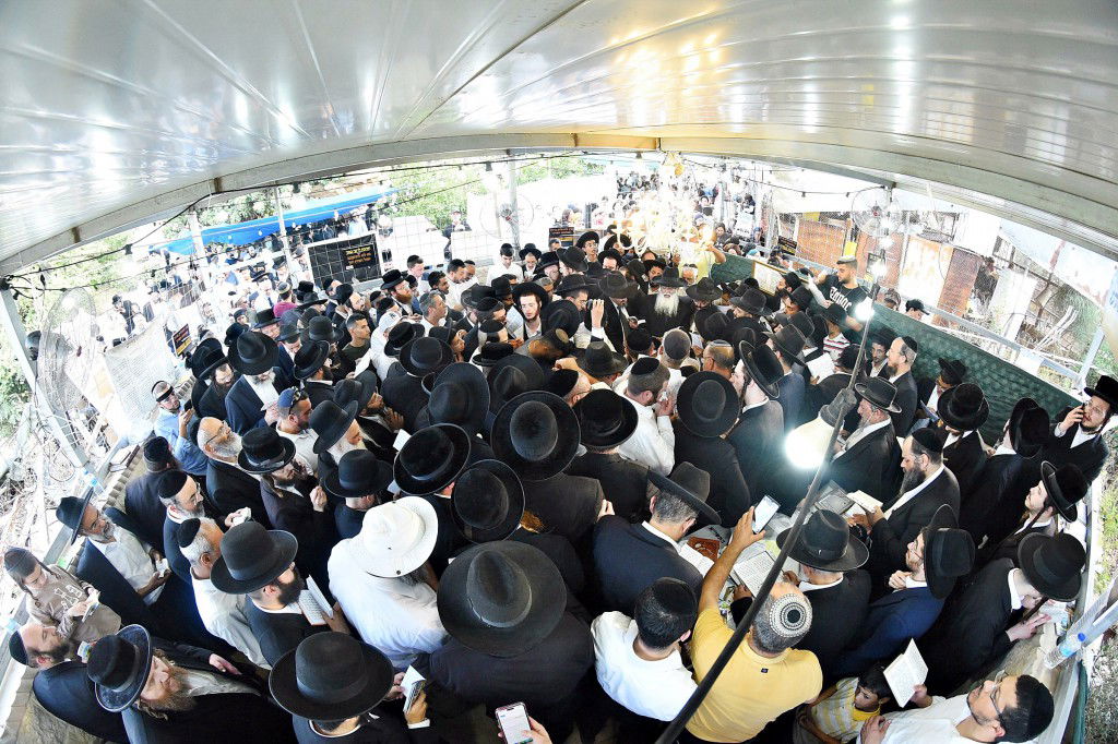 אלפים פקדו את ציונו של הצדיק רבי יצחק גברא זיע"א בעג'ור