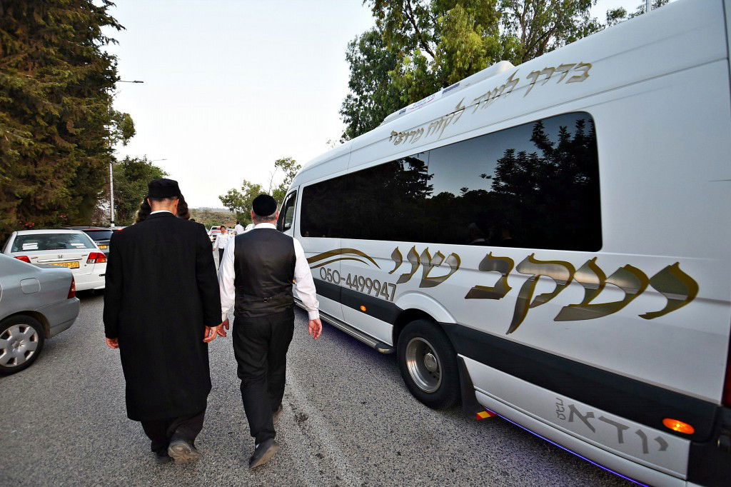 אלפים פקדו את ציונו של הצדיק רבי יצחק גברא זיע"א בעג'ור