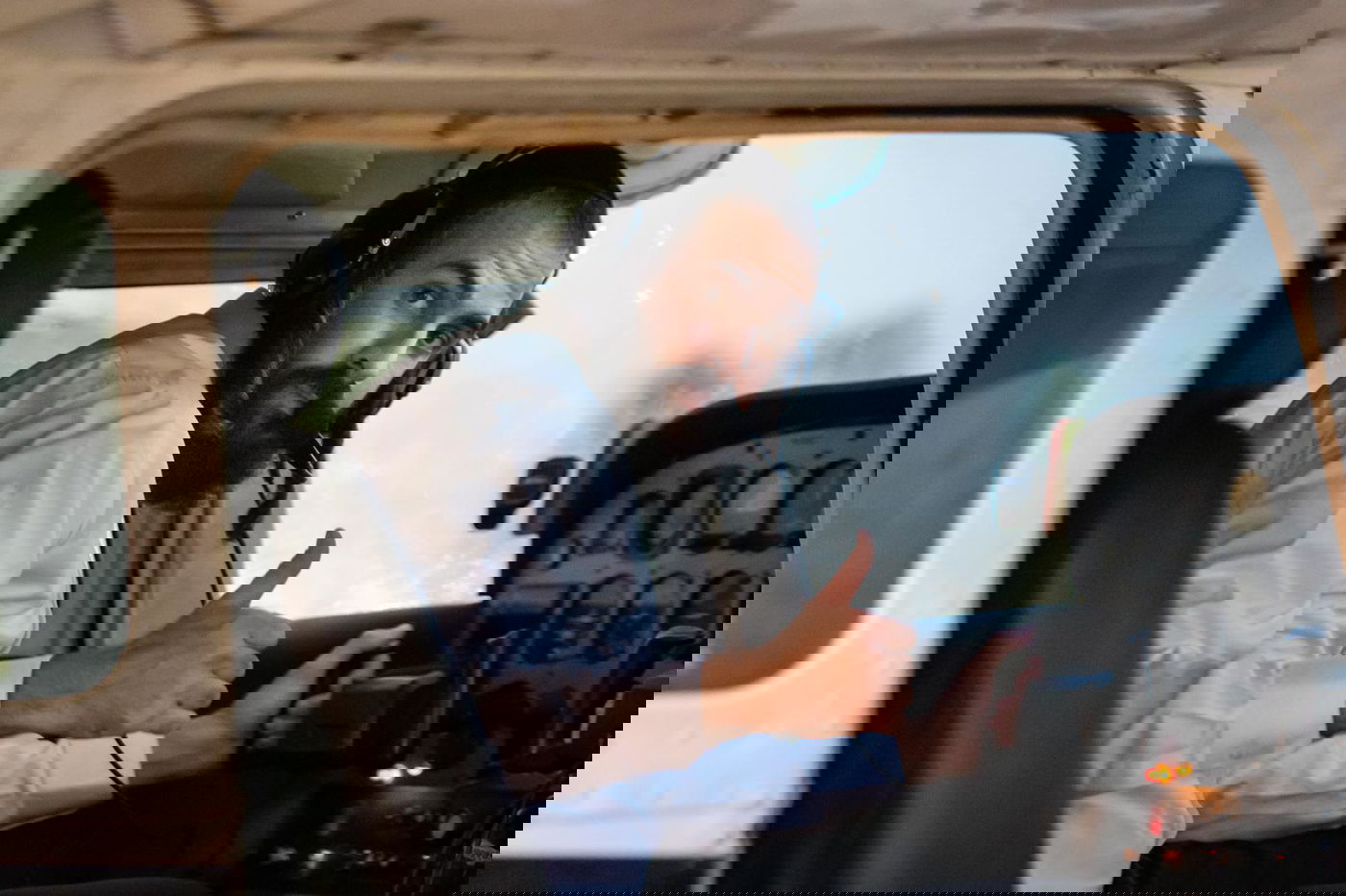 לייק על העולם - מלמעלה. הטייס החרדי זאב טפר