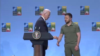 הנשיא ביידן וזלנסקי בוועידת נאט"ו