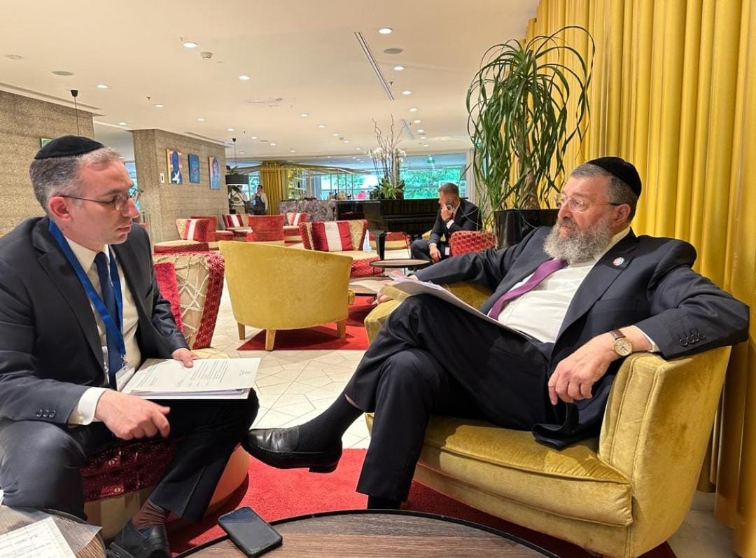 "תקופה ביטחונית מאתגרת"; שר העבודה בן צור ביקר בספרד