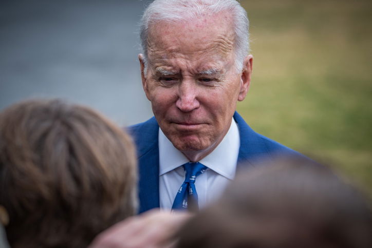 העיתון תוקף: "יחסו של ביידן לישראל - גרוע מהיחס לאיראן"