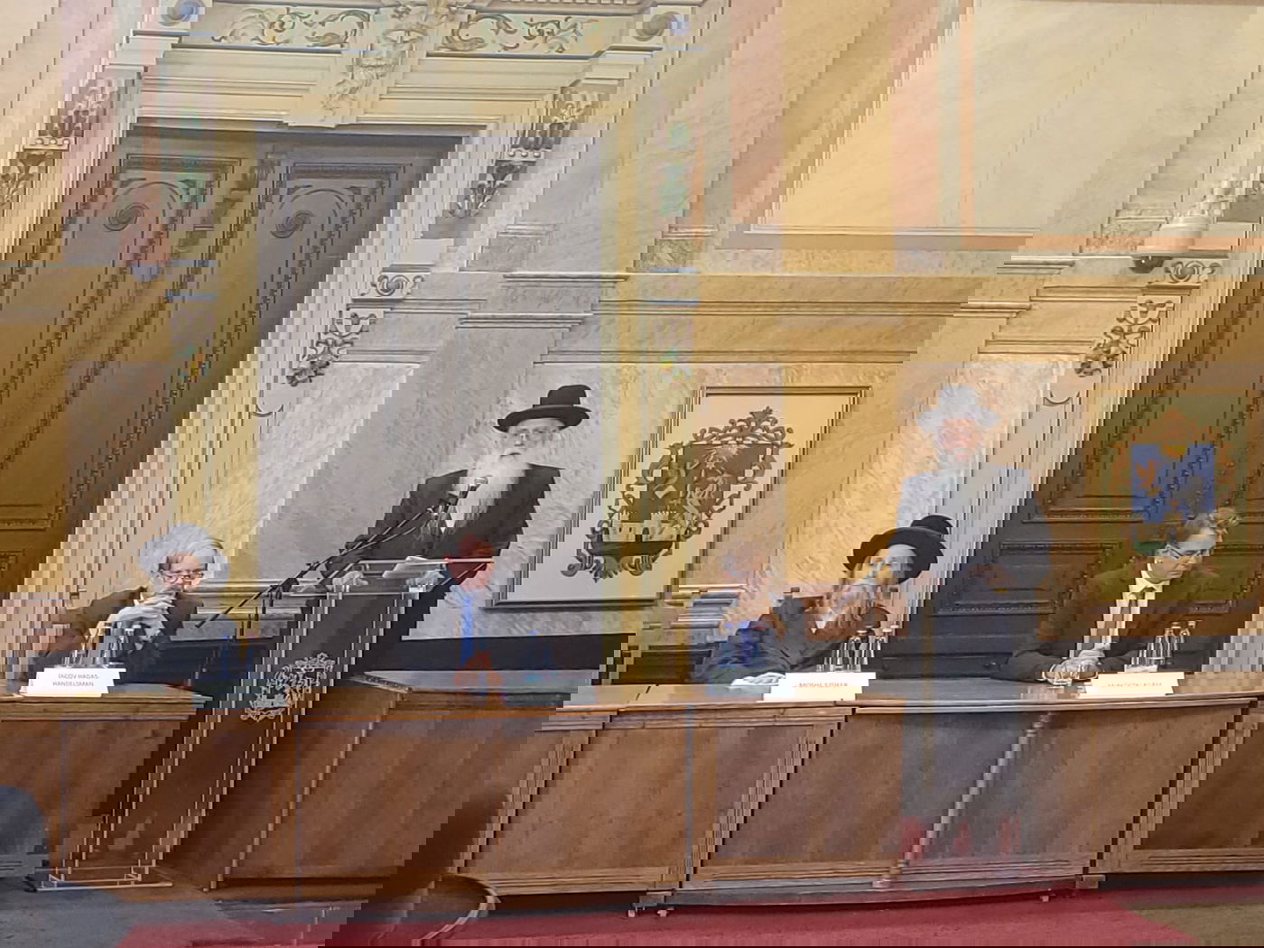 בית הכנסת ההונגרי יחזור לחסידות? האדמו"ר והשר נפגשו