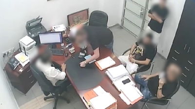 צפו במעצר הדרמטי: השוטרים הפתיעו את ארבעת החשודים